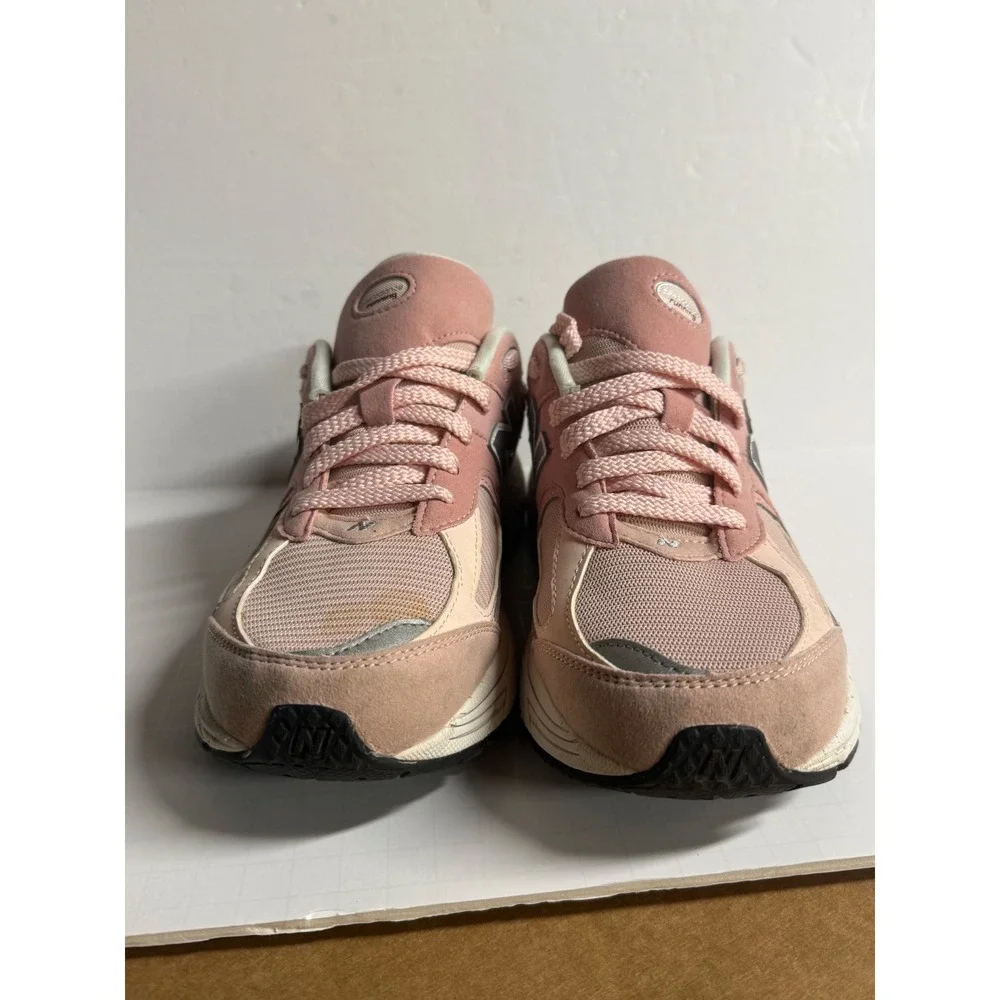 New Balance 2002R Pink Suede Mesh‎ Women's Running Shoes Sneakers Size 8.5